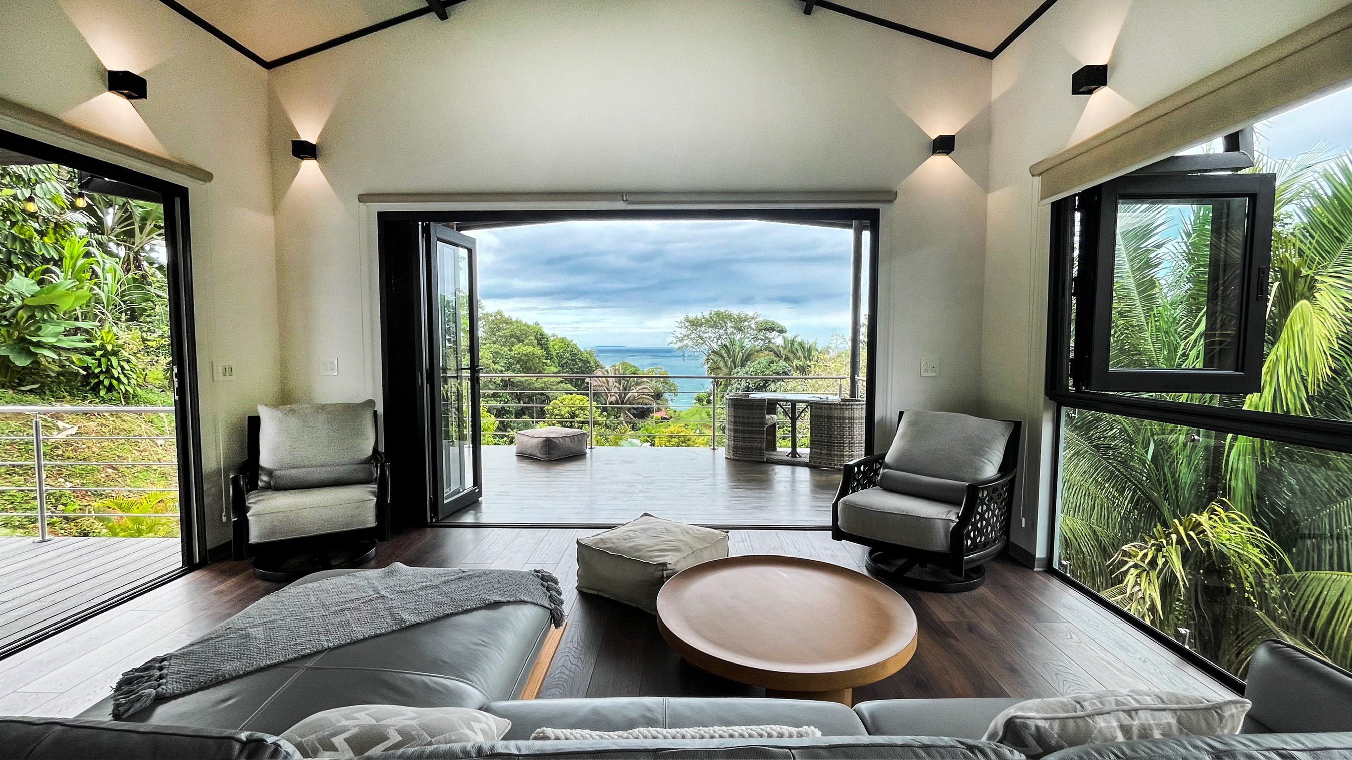 Terrace ocean jungle view Uvita